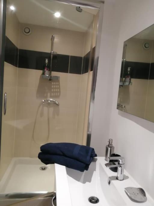 Petit Studio Au Coeur D'Uzes Appartement Buitenkant foto